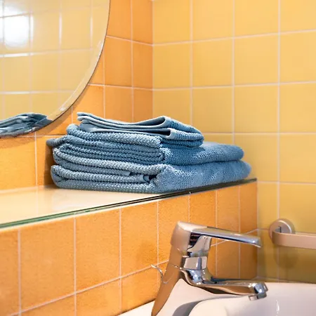 Rosa Tea Monteforte dʼAlpone