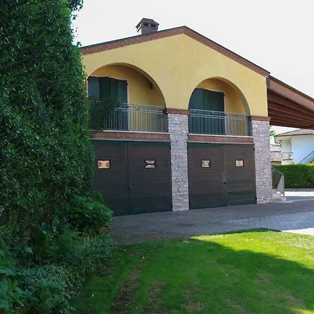 לינה וארוחת בוקר Rosa Tea